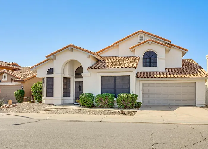 Recently Remodeled Retreat, Private Yard! Holiday home *