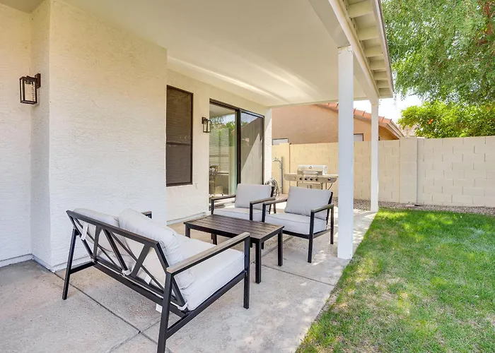 Recently Remodeled Retreat, Private Yard! *