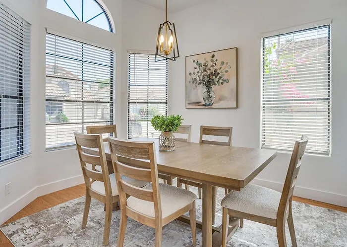 Recently Remodeled Retreat, Private Yard! * Avondale