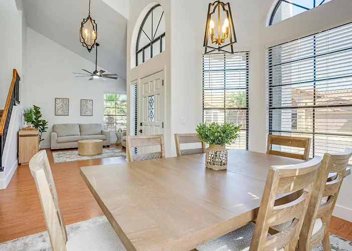 Recently Remodeled Retreat, Private Yard! *