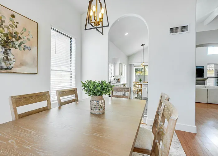 Holiday home Recently Remodeled Retreat, Private Yard! Avondale
