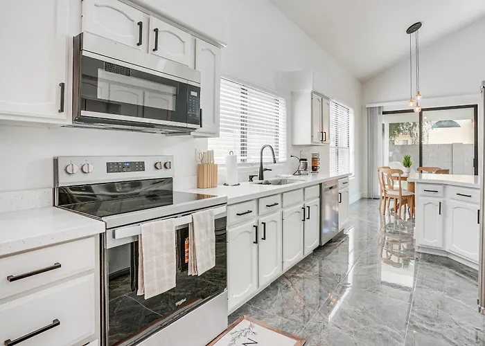 Recently Remodeled Retreat, Private Yard! Avondale