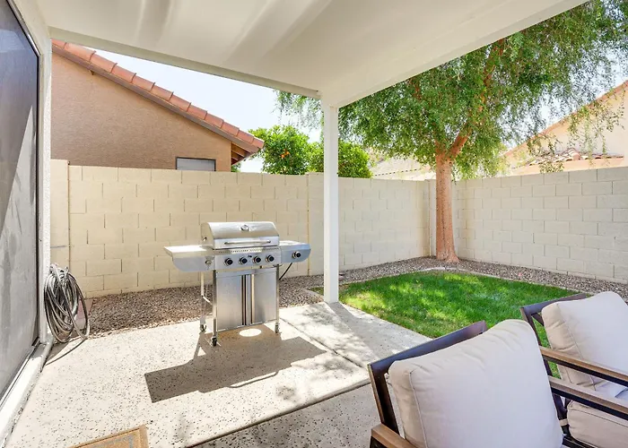 Recently Remodeled Retreat, Private Yard! *